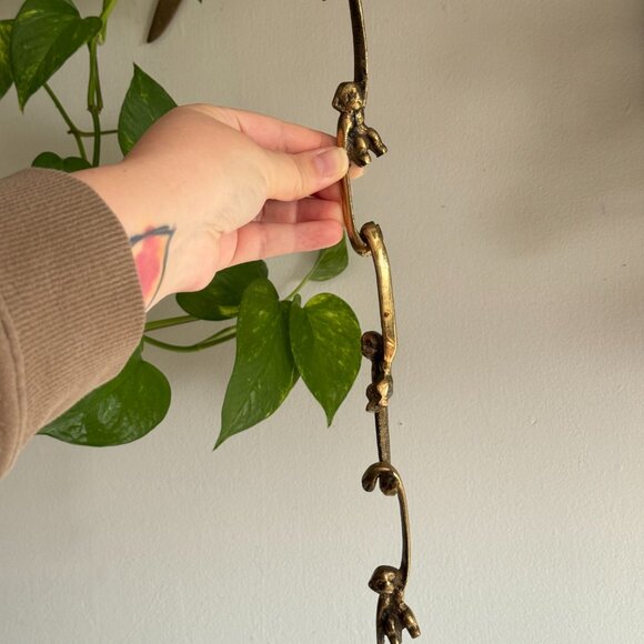 Set of Three Vintage Metal Monkey Hanging Hooks - Picture 10 of 11